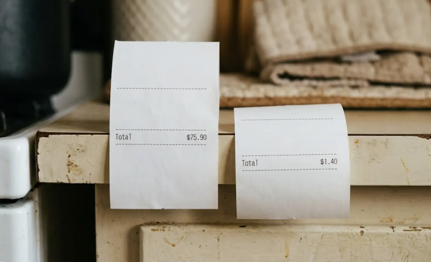 Comparación de dos tickets del supermercado con los mismos productos a diferentes precios, resultado del método de ahorro aplicado